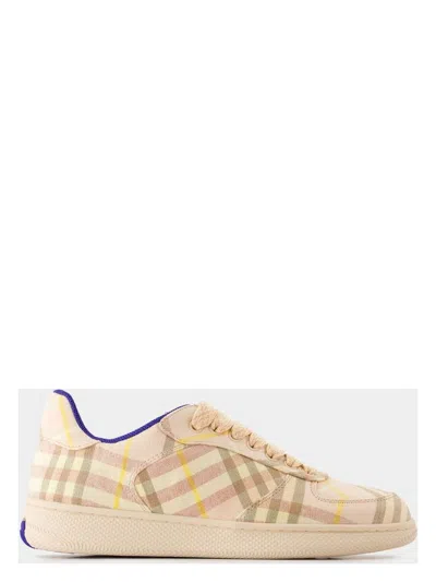 BURBERRY WOMEN'S TERRACE CHK SNEAKERS