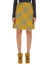 Burberry Mini Skithe Plaid Pattern Wraps Around The Skirtrts In Green