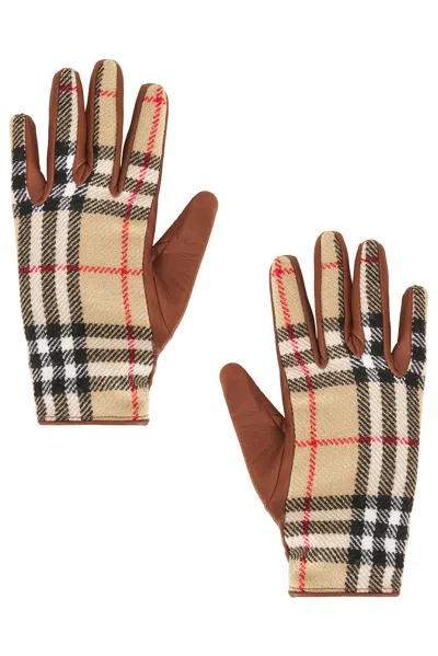 Burberry Wool Check Gloves In Archive Beige Ip Check