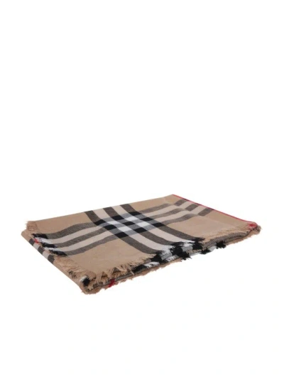 Burberry Wool Scarf In Pink