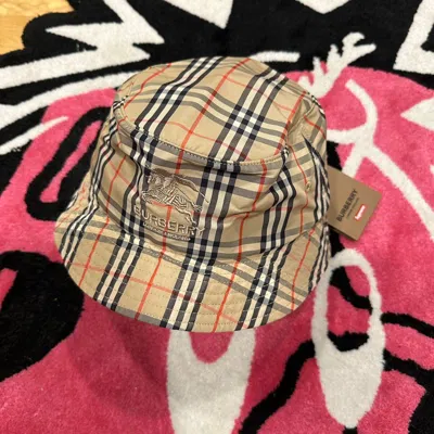 Pre-owned Burberry X Supreme Burberry Bucket Hat Size M/l In Beige