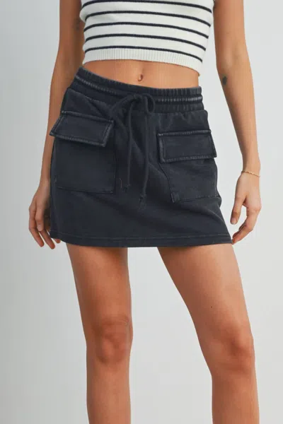 Buttermelon Front Pocket Skirt In Black