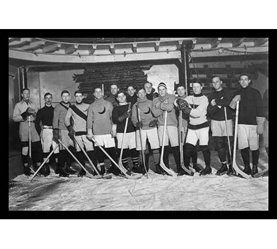 Buyenlarge Crescent Hockey Team - Photograph Print In Black;white