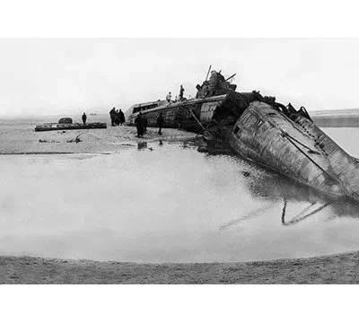 Buyenlarge 'german Submarine' Photographic Print In Black;gray
