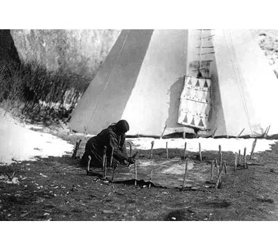 Buyenlarge Hide Scraping Photographic Print In Black;white