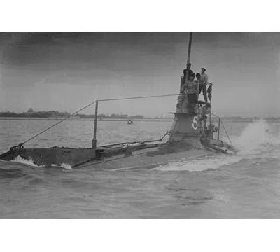Buyenlarge Royal Navy British Submarine A5 On Coast With Navy Men - Photograph Print In Black;gray