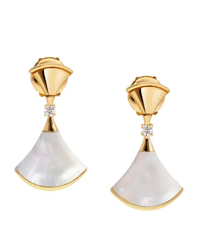 Bvlgari Yellow Gold And Mother Of Pearl Divas' Dream Earrings In Gray