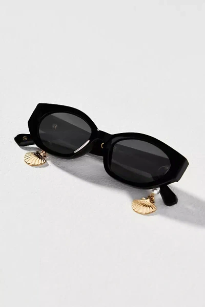 By Anthropologie Icon Charm Sunglasses In Black