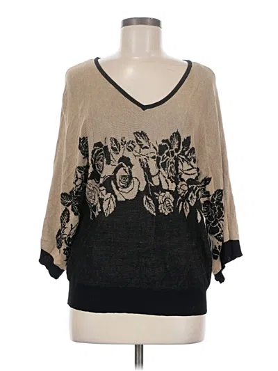 Pre-owned By Design 3/4 Sleeve Top Tan V-neck Tops