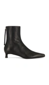 By Malene Birger Micella É�´å­� Â€“ É»‘è‰². Å°ºç � 38 (also Â€“ 36, 37, 39, 40). In Black
