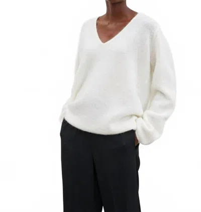 By Malene Birger Rhila V-neck Pullover Long Sleeve Sweater In Ivory In White