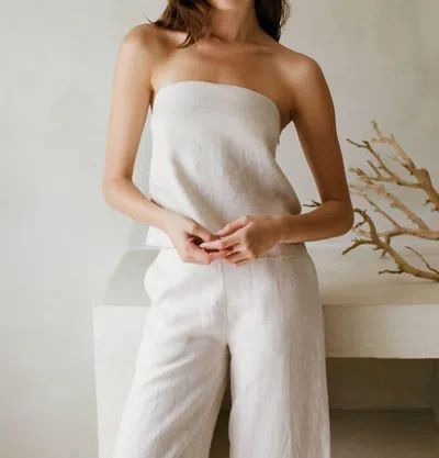 By Together Elastic Back Tube Top In Linen In White