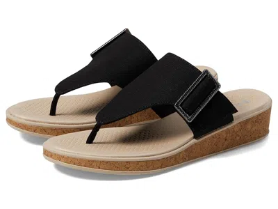 Bzees Bay Wedge Sandals In Black