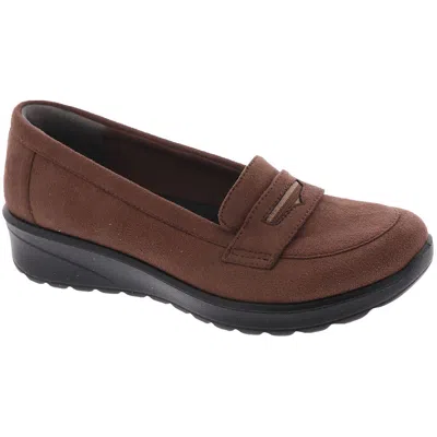 Bzees Gamma Womens Comfort Insole Platform Loafers In Brown