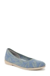 Bzees Kit Ballet Flat In Blue Knit
