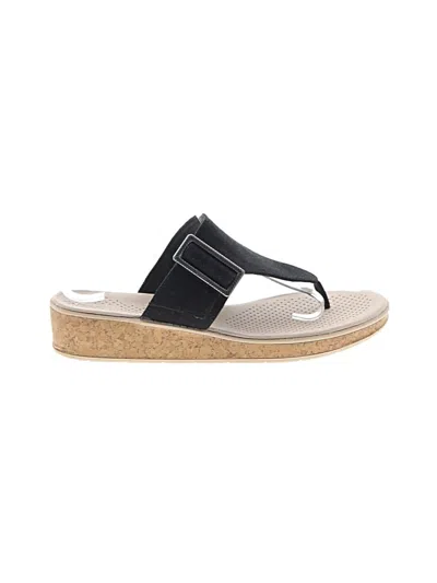 Pre-owned Bzees Sandals In Black