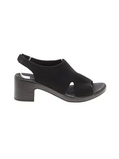 Pre-owned Bzees Sandals In Black