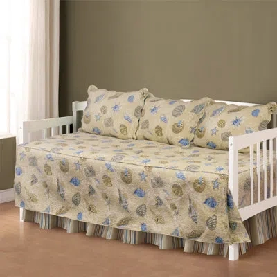 C & F Home Madeira Cotton Reversible Quilt In Green