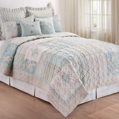 C & F Home Sandbridge Cotton Lightweight Reversible Quilt In Blue;cream