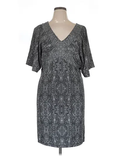 Pre-owned Cabi Kimono In Gray