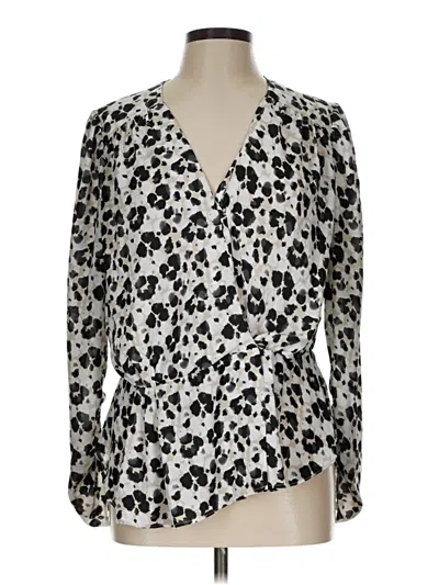 Pre-owned Cabi Long Sleeve Blouse In Ivory