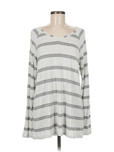 Pre-owned Cabi Long Sleeve T-shirt In Gray