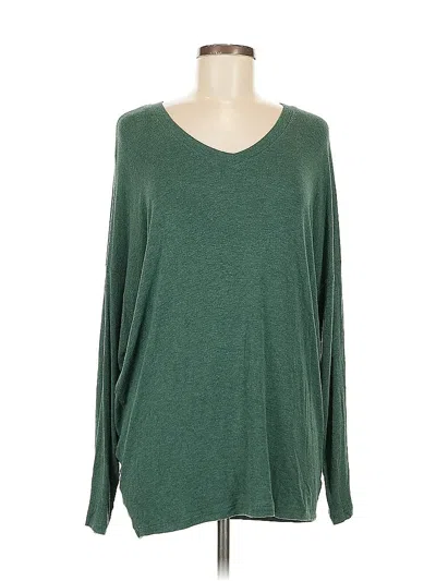 Pre-owned Cabi Long Sleeve T-shirt In Green