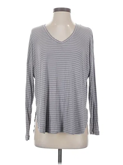 Pre-owned Cabi Long Sleeve T-shirt In Gray