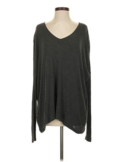 Pre-owned Cabi Long Sleeve T-shirt In Gray