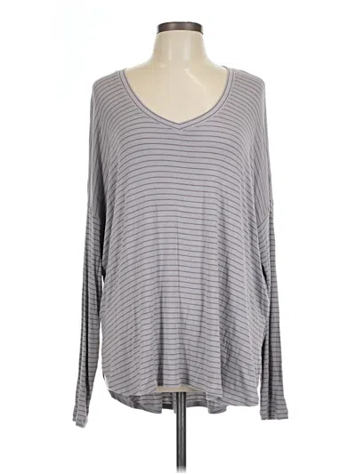 Pre-owned Cabi Long Sleeve T-shirt In Gray
