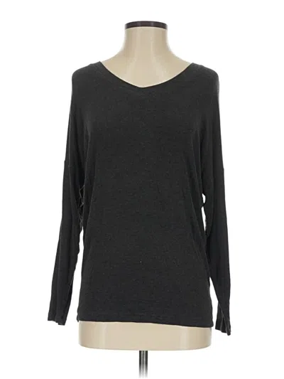 Pre-owned Cabi Long Sleeve T-shirt In Gray