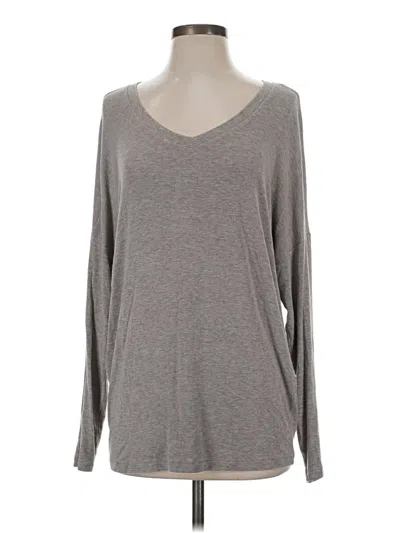Pre-owned Cabi Long Sleeve T-shirt In Gray