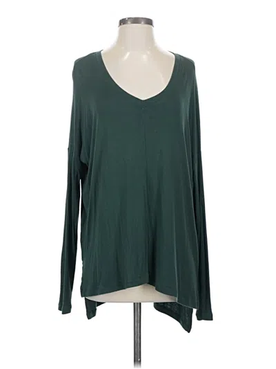 Pre-owned Cabi Long Sleeve T-shirt In Green