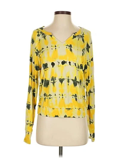 Pre-owned Cabi Long Sleeve T-shirt In Yellow