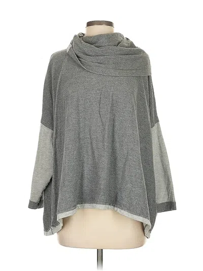 Pre-owned Cabi Poncho In Gray