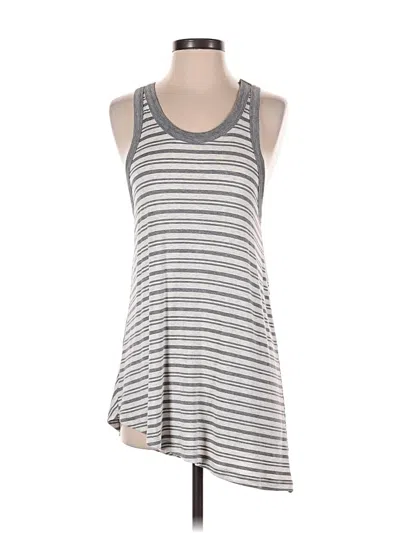 Pre-owned Cabi Sleeveless T-shirt In Gray