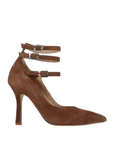 Cafènoir Woman Pumps Camel Size 7 Leather In Sand