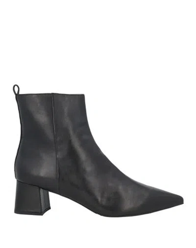 Cafènoir Woman Ankle Boots Black Size 11 Leather