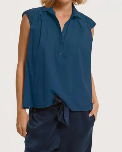 Cali Dreaming Daisy Blouse In Teal In Blue