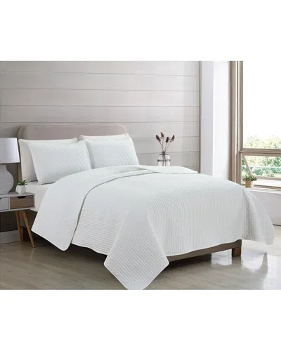 Callie Collection Seersucker Textured Quilt Set In White