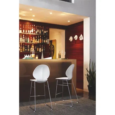 Calligaris Basil Ergonomic Stool With Metal Base In Matte Optic White