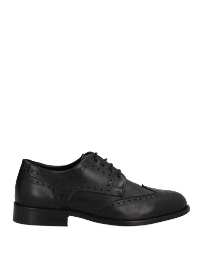 Calpierre Lace-up Shoes In Black