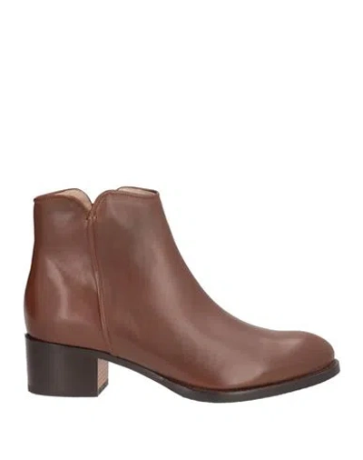 Calpierre Woman Ankle Boots Tan Size 8.5 Leather In Brown