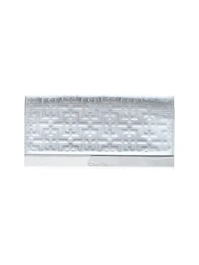 Pre-owned Calvin Klein Clutch In Silver