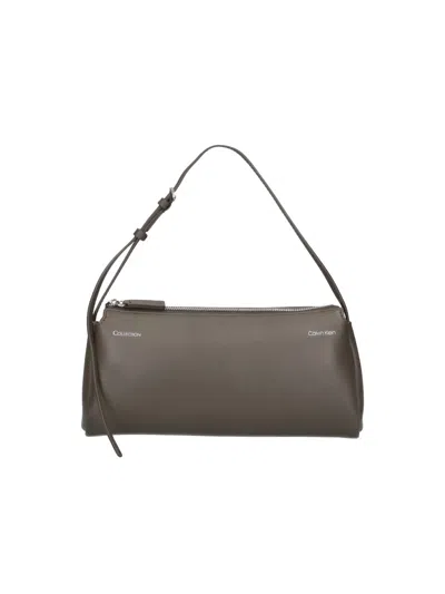 Calvin Klein Collection Lederschultertasche In Grün
