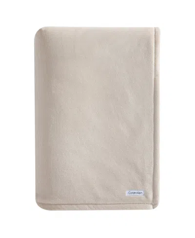 Calvin Klein Core Plush Solid Blanket, King In Light Pink