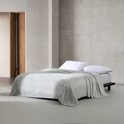 Calvin Klein Core Plush Solid Blanket, Twin In White