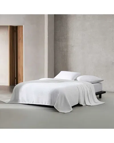 Calvin Klein Core Plush Solid Plush Blanket In White