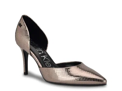 Calvin Klein Gloria Pump In Gold