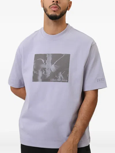 Calvin Klein Graphic-print T-shirt In Purple